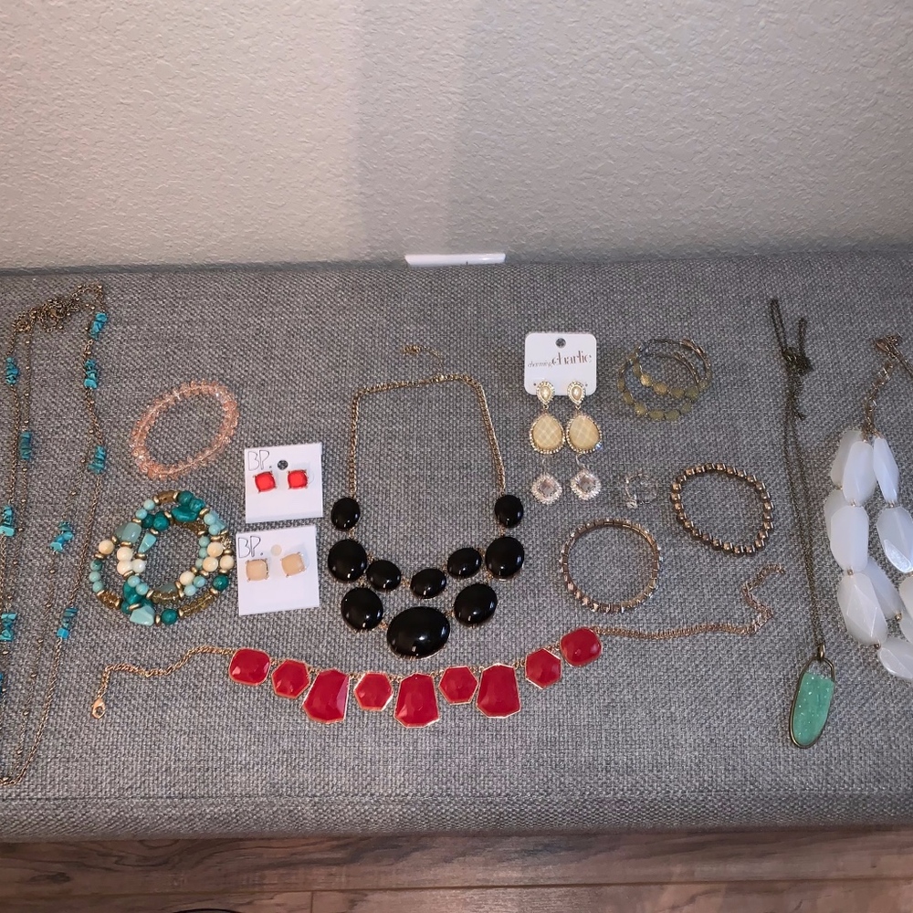 Random loot of jewelry